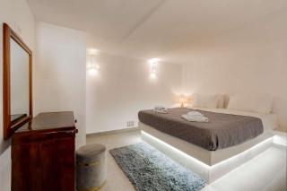Authentic White 2Bd Flat Home in Emporio Santorini - 9