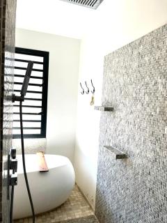 La Villa Bleue - jacuzzi - vue mer - clim - wifi - 4
