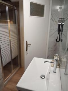 Modern Suite Central Kalamata - 8