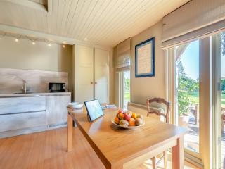 Lymington Lodge - 4