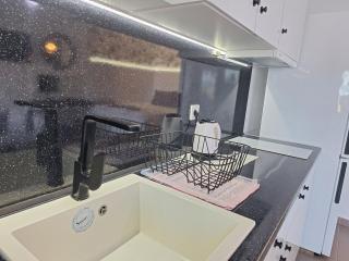 White studio kalathos - 2