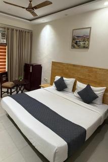 Cloud Bay Hotels - Sector 69 - 4