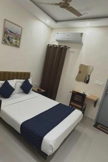 Cloud Bay Hotels - Sector 69 - 1