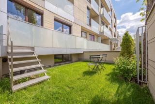 Stylish Apartment with Air Conditioning and a Private Garden by Noclegi Renters - 7