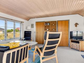 Holiday Home Gertraud - 500m from the sea by Interhome - 5