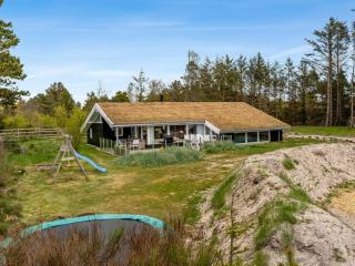 Holiday Home Gladis - 900m from the sea by Interhome - 4