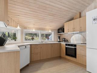 Holiday Home Sylvia - 900m from the sea by Interhome - 3