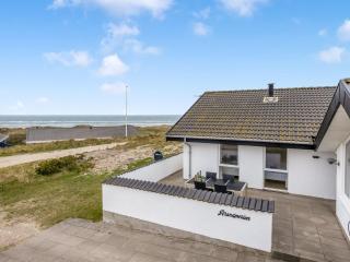 Holiday Home Hilmer - 180m from the sea by Interhome - 6