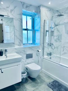 4BR Holiday Home for Contractors in Grain Rochester, Medway - 5