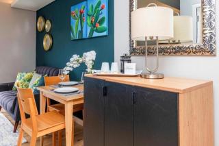 Loop Street 1-Bed Apartment with Parking - 5
