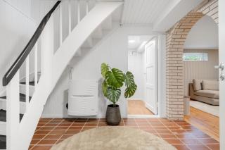 Modern 5BR House - Central - 2,5 Bathroom - Terrace - Parking - 4