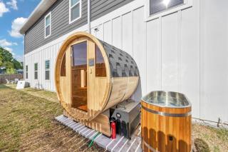Beach Home Sauna & Cold Plunge E-Bikes - 8