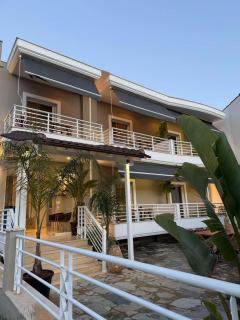MG Luxury Living - 9
