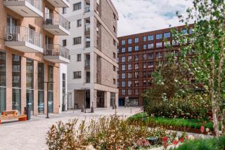 Claret Bubble Apartment - 9