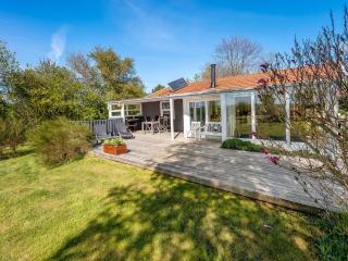 Holiday Home Niels - 1-3km from the sea by Interhome - 3
