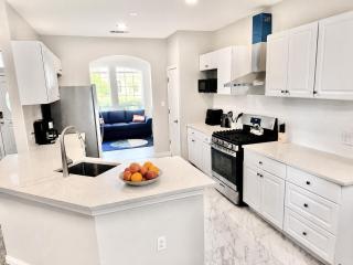 Tranquil 1,5 Acre Retreat with Modern Comfort - 4