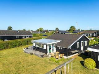 Holiday Home Raymond - 175m from the sea by Interhome - 5
