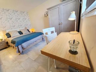 Poly's House - 3