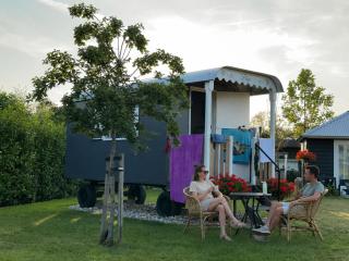 Unieke pipowagen, Recreatie aan de Vecht, Weesp - 0