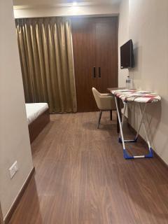 Studio Apartment in Omaxe ITC near Expo Center - 4