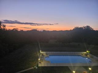 Appartement dans Château exceptionnel PISCINE -GOLF -TENNIS - 2