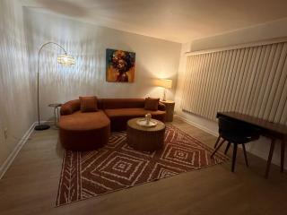Trendy 1BR Steps to Lake Eola - Thornton Park - 8