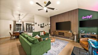 Luxury 3BR OKC Retreat w Patio & Gaming - 4