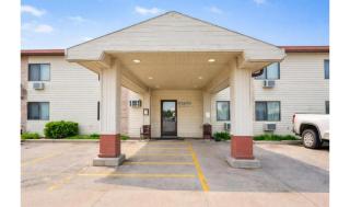 OYO Hotel Pipestone MN, Canterbury Park - 9