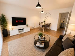 Convenient Manchester city centre 3BD with free parking - 0