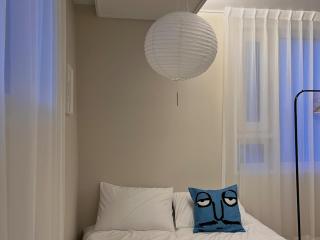 403 Newly Opened Yeonnam, 5 minutes from Hongdae airport bus Yeonhui private 4person studio modern wood black - 5