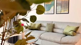 Crystal North Deluxe Apartments - Modern Comfort & Style - 3