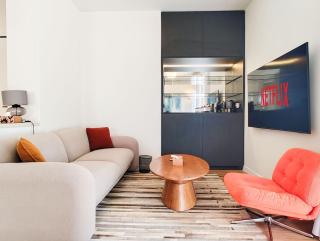 Colorful Riviera Living in Voula Center - 8
