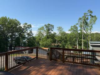 Busted Pallet - Delightful 2-bed Tiny Home in charming Anderson on Lake Hartwell - 7