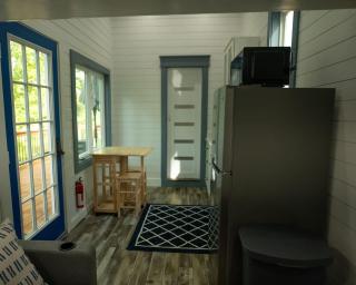 Big Sky - Perfect 2-bedroom Tiny Home in lovely Anderson on Lake Hartwell - 1