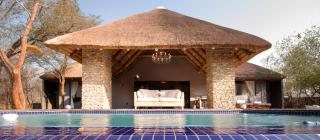 ipharadesi - infitinity pool - free roaming wildlife - 2