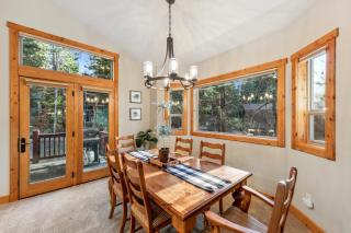 Luxury Mountain Escape: BBQ Forested Balcony - 3