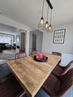 Luxury 4 bedroom - Sleeps 8 - Windsor Castle - 1