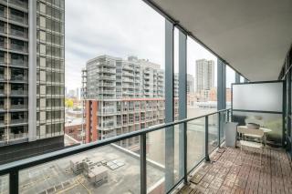Modern Downtown Condo with Workspace & Balcony - 6