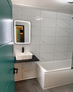 Tudors eSuites - 4 Bedroom Spacious House - #142R - 8