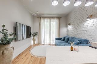 The Homey Flat Stylish 2BR City Apartment by PikHost - 2