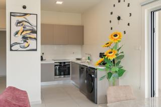 The Icon 001 - Superior 2BR Apartment with Pool & Gym, Mythical Seas - Protaras - 6