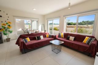 The Icon 001 - Superior 2BR Apartment with Pool & Gym, Mythical Seas - Protaras - 7