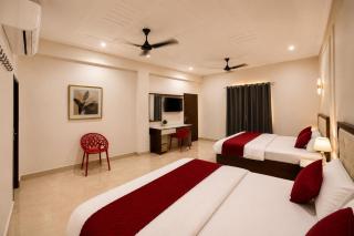 Shiv Shakti Dham-Vrindavan #Near Gol Chowk #Close To Prem Mandir #Lift #Parking #Ac Rooms #Budget Friendly - 2