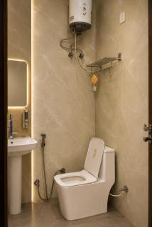 Shiv Shakti Dham-Vrindavan #Near Gol Chowk #Close To Prem Mandir #Lift #Parking #Ac Rooms #Budget Friendly - 1