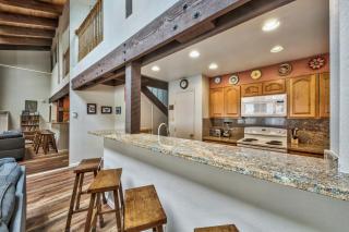 Lakeland Village #603 Lakeview - See & Ski Tahoe-Steps to Lake - 4