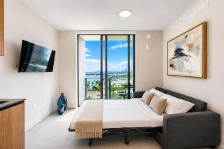 Luxury Bayview 1BR in Downtown Near Kaseya - 4