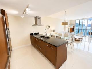 Incredible 1 Bed Apt 43rd Floor at Icon Brickell - 3