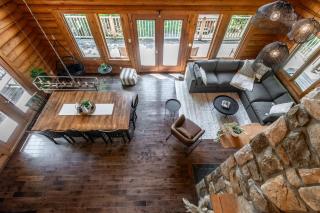NEW! Grand Timber Chalet - Hot Tub & Billiard - 3
