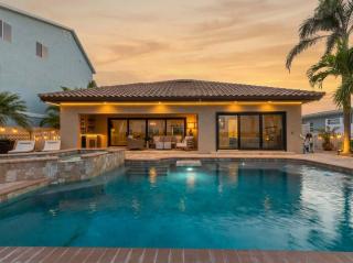 Harbor Villa Waterfront Pool Spa Firepit - 8