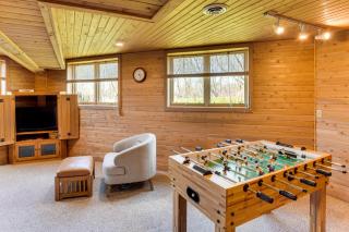Family + Group Friendly | Modern Log Cabin Home - 6